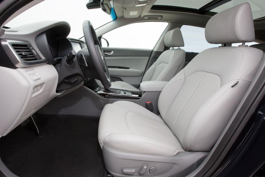  Kia Optima Sportswagon 2016 года  (фото 20 из 24)